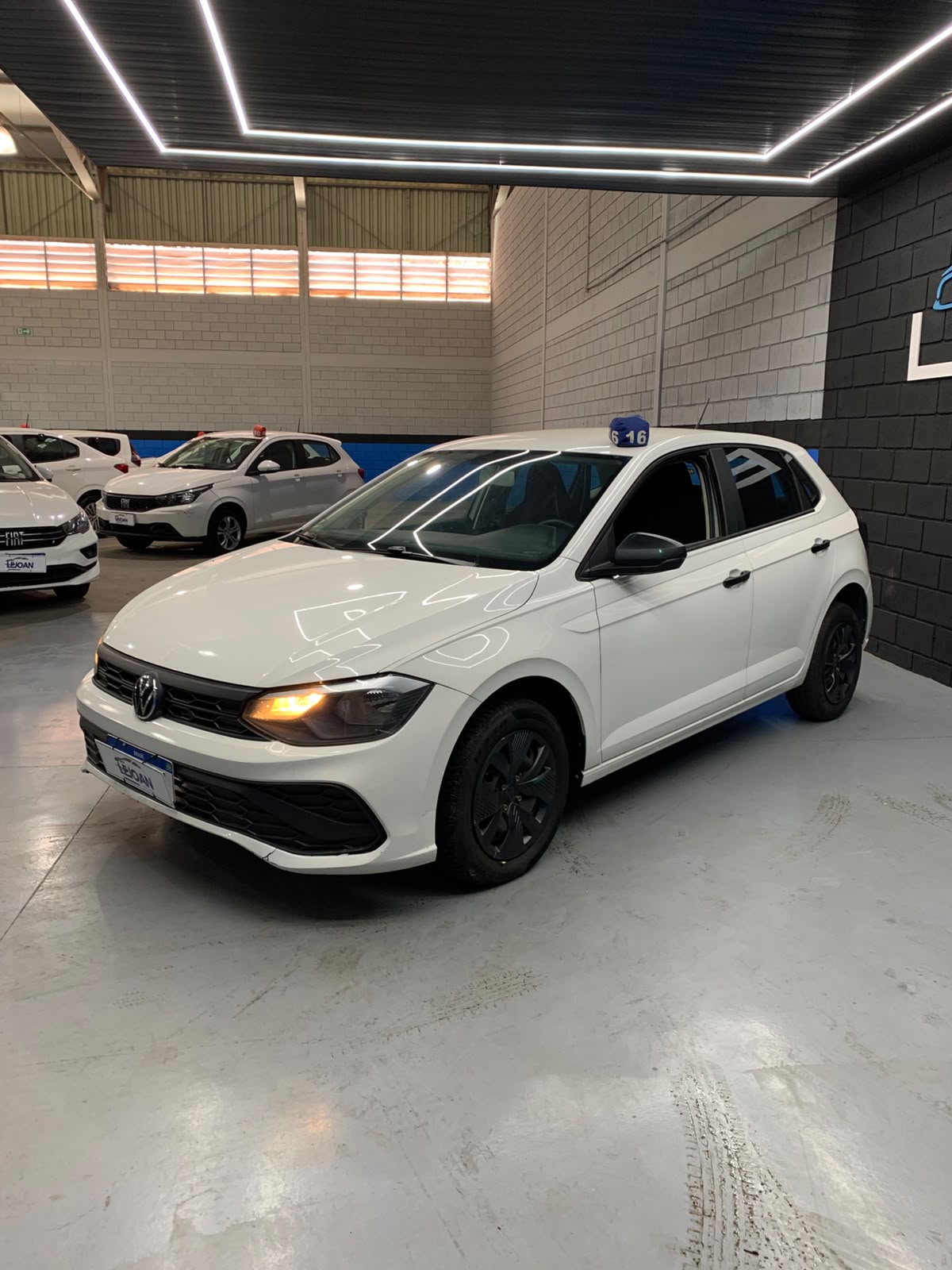 VW - VolksWagen Polo Track 1.0 Flex 12V 5p - Foto 5